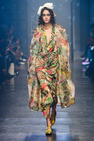 Look 3